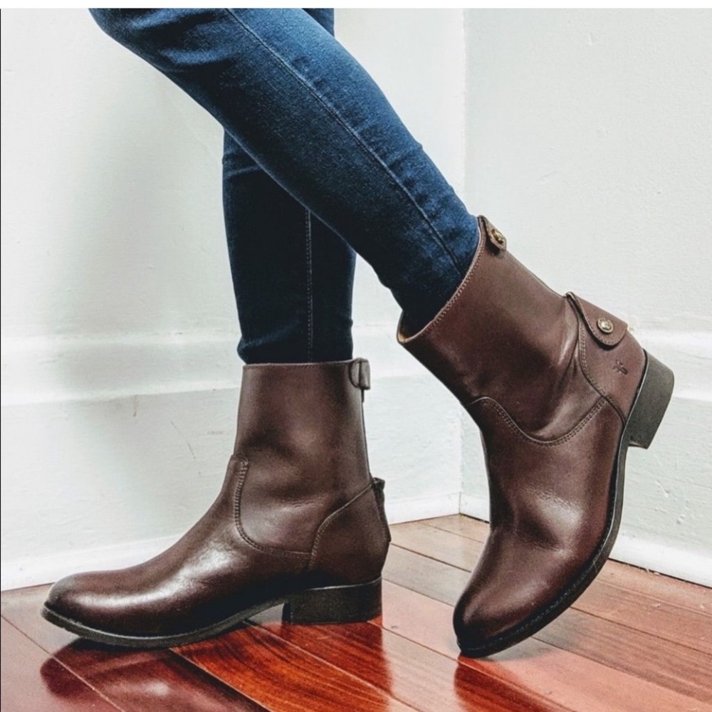 FRYE 76502 Melissa Button Zip Short Brown Leather Ankle Boots Size 7